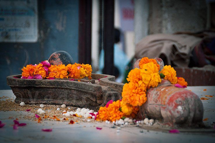 Siva Lingam and Nandi, India