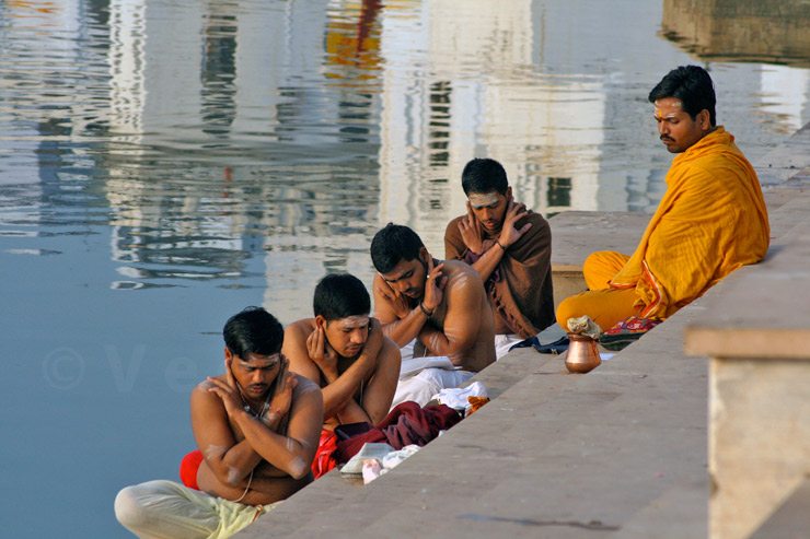 Hindu priests training by PUshkar's Holy Lake