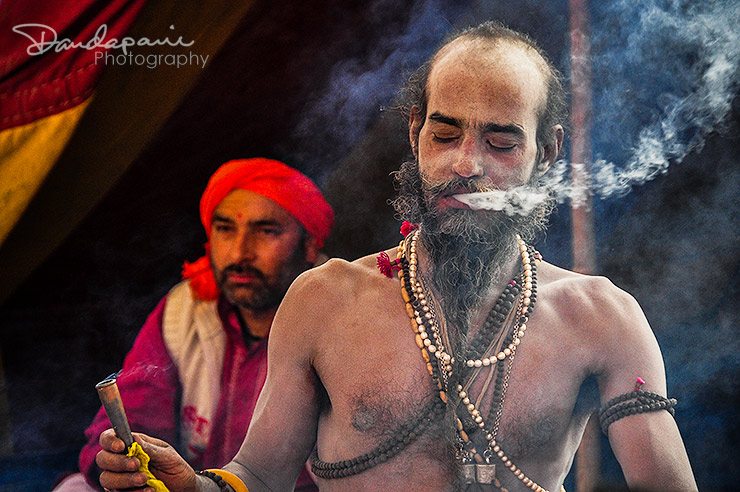 kumbha-mela-sadhu-smoking