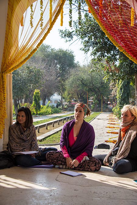 meditation-yoga-retreat-india-dandapani-rajasthan