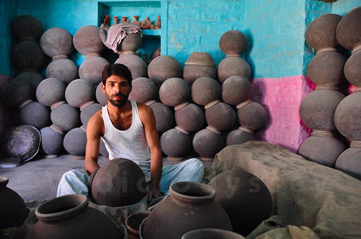 clay pot maker in India