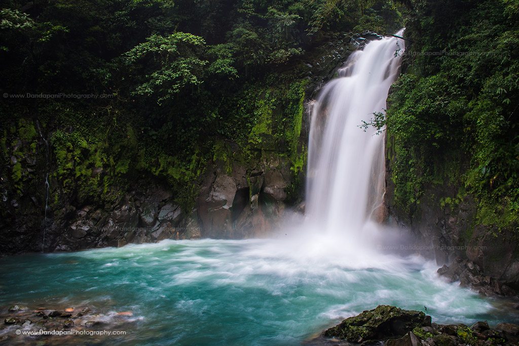 rio-celeste-waterfall-travel-costa-rica