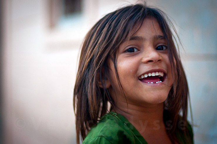 smiling-village-girl-india