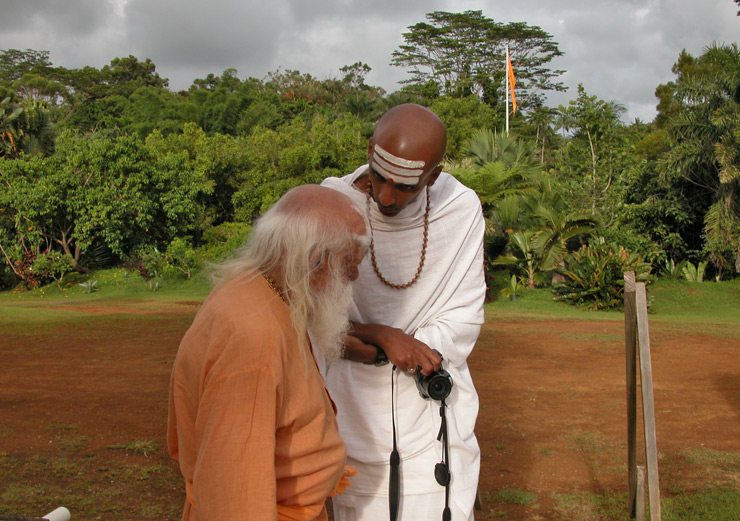 Swami Bua and Dandapani enjoying a conversation at Kauai's Hindu Monastery