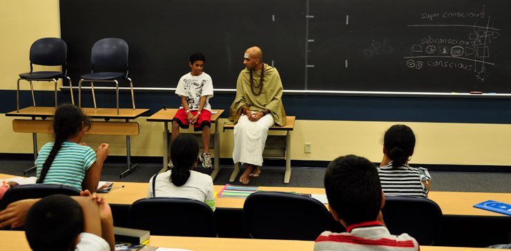 Dandapani teaches Hindu youth children